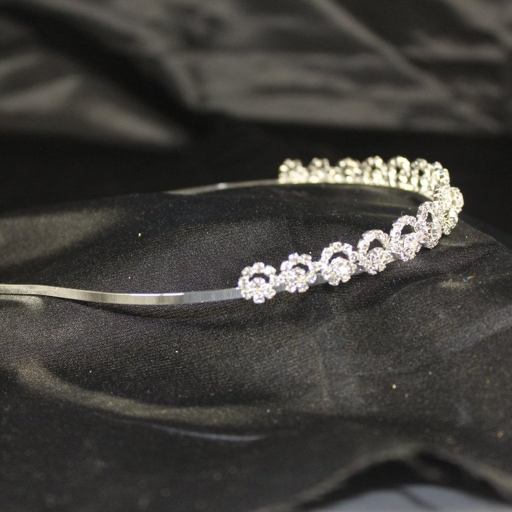 Crystal and Silver Metal Princess Crown-TIA19 - Picture 4 of 5